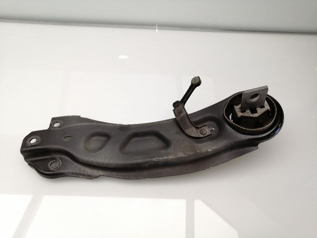Brazo suspension superior trasero derecho MERCEDES-BENZ CLASE A (W169)