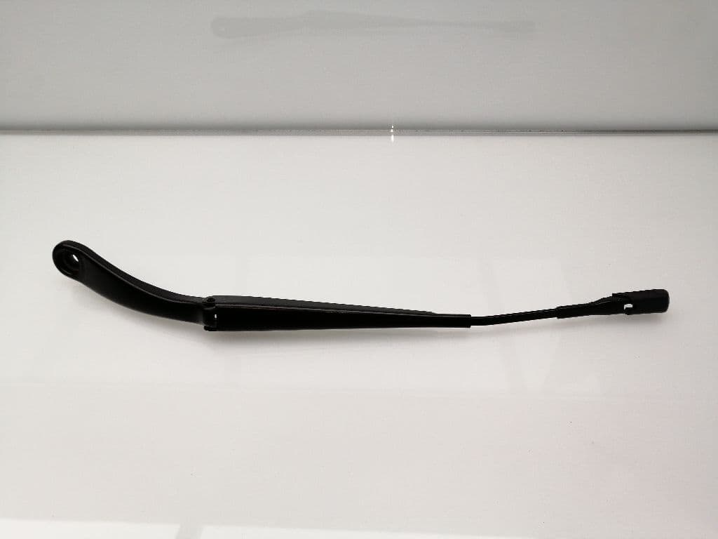 Brazo limpia delantero izquierdo MERCEDES-BENZ CLASE A (W169)