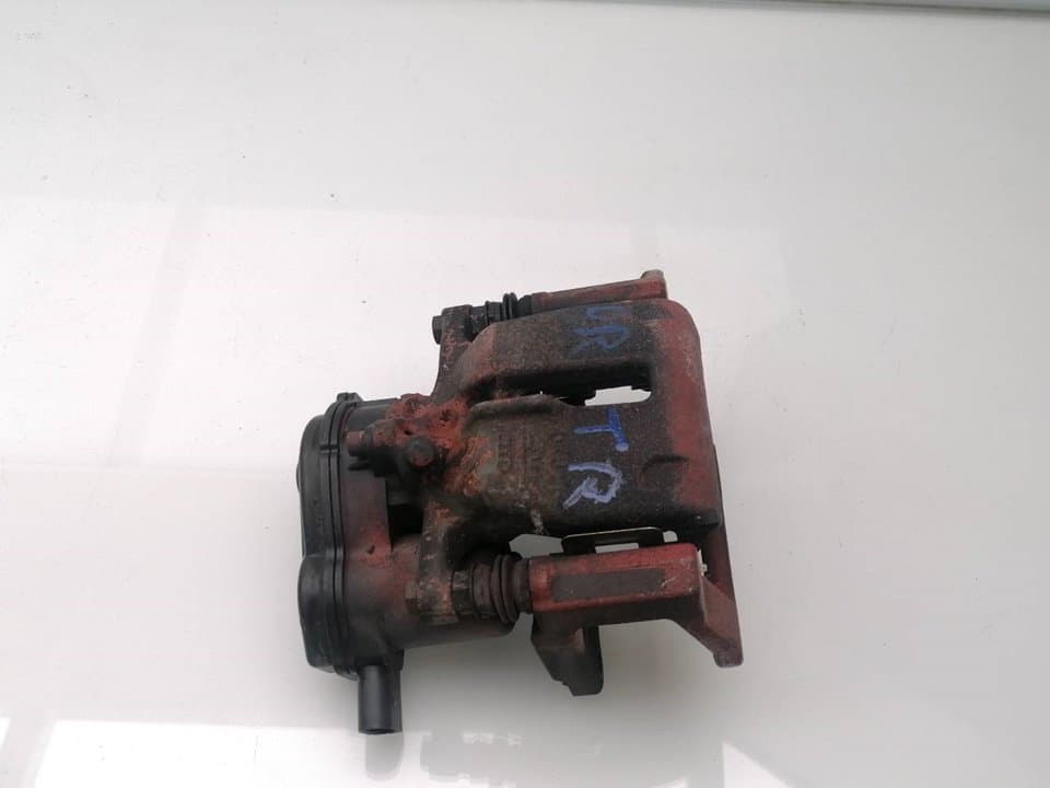 Recambio AUDI A4 AVANT (8E) ref. 8K0615404B