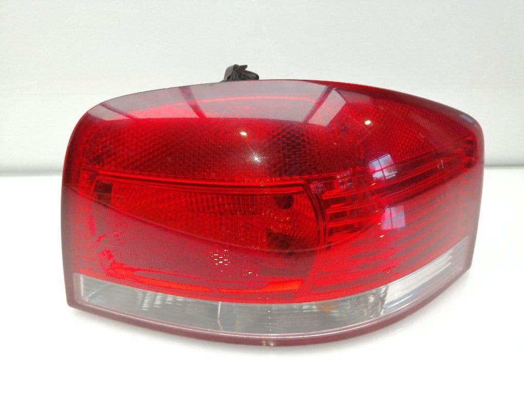 Piloto trasero derecho AUDI A3 SPORTBACK (8P)
