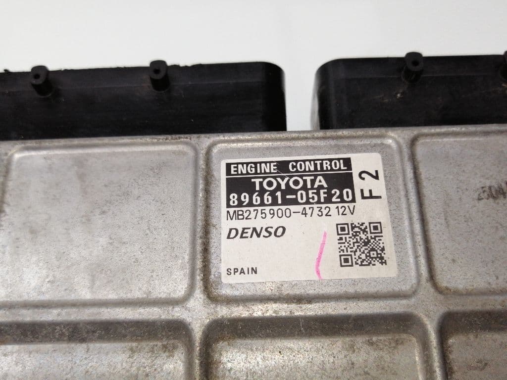 Centralita motor uce TOYOTA AVENSIS 2