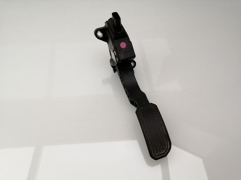 Pedal acelerador TOYOTA AVENSIS