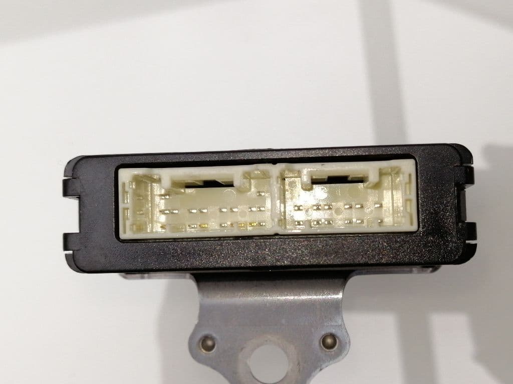 Modulo electronico TOYOTA AVENSIS 3