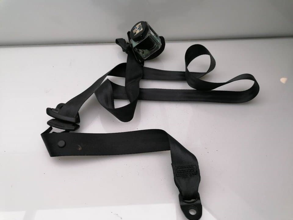 Cinturon seguridad trasero izquierdo TOYOTA AVENSIS