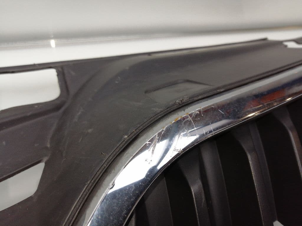 Rejilla delantera SKODA RAPID 4