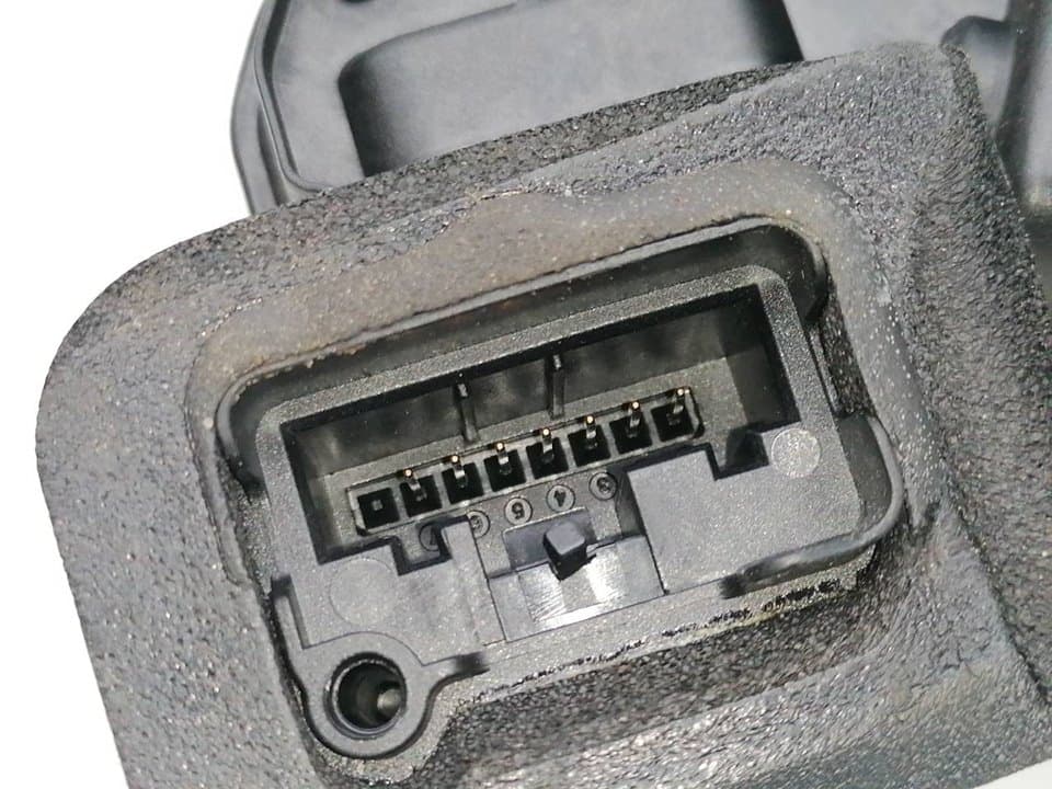 Cerradura puerta delantera derecha SKODA RAPID 2