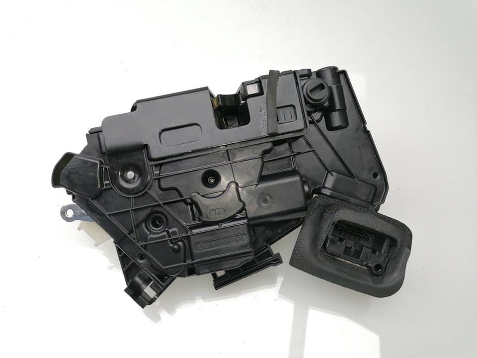 Cerradura puerta trasera izquierda SKODA RAPID 5