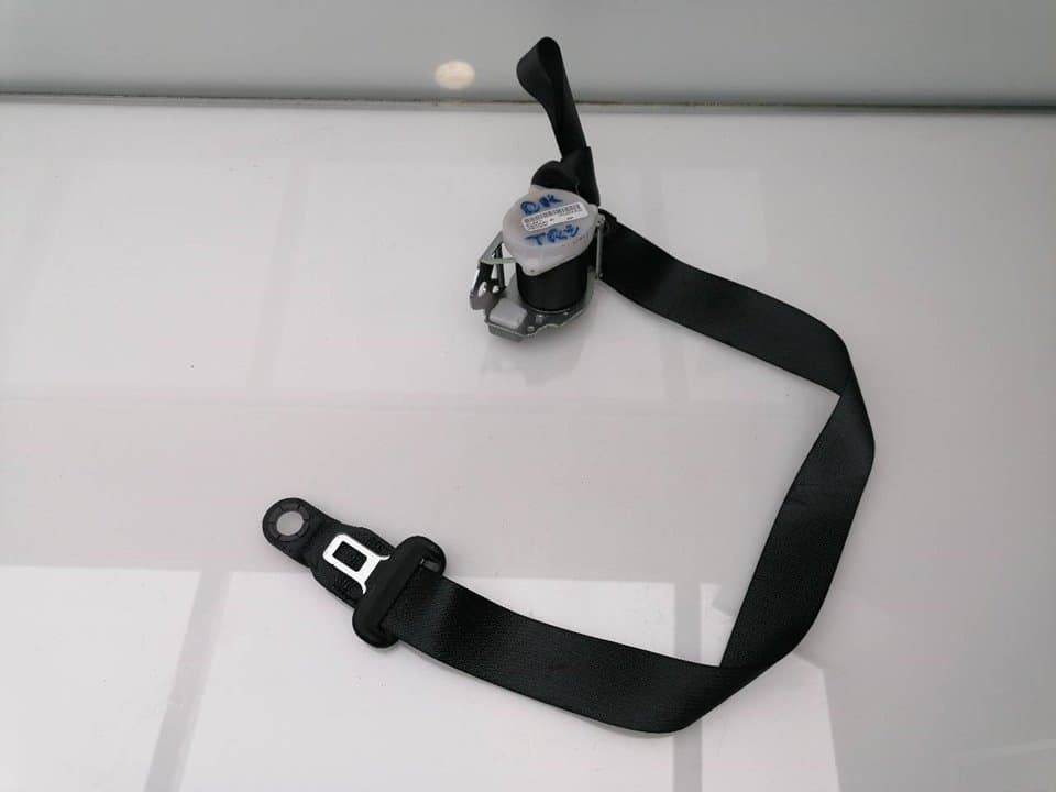 Cinturon seguridad trasero derecho TOYOTA AYGO
