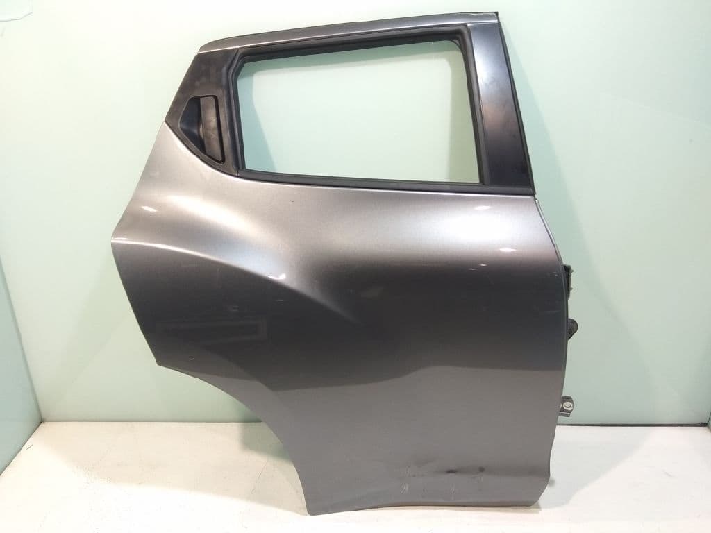 Puerta trasera derecha NISSAN JUKE (F15)