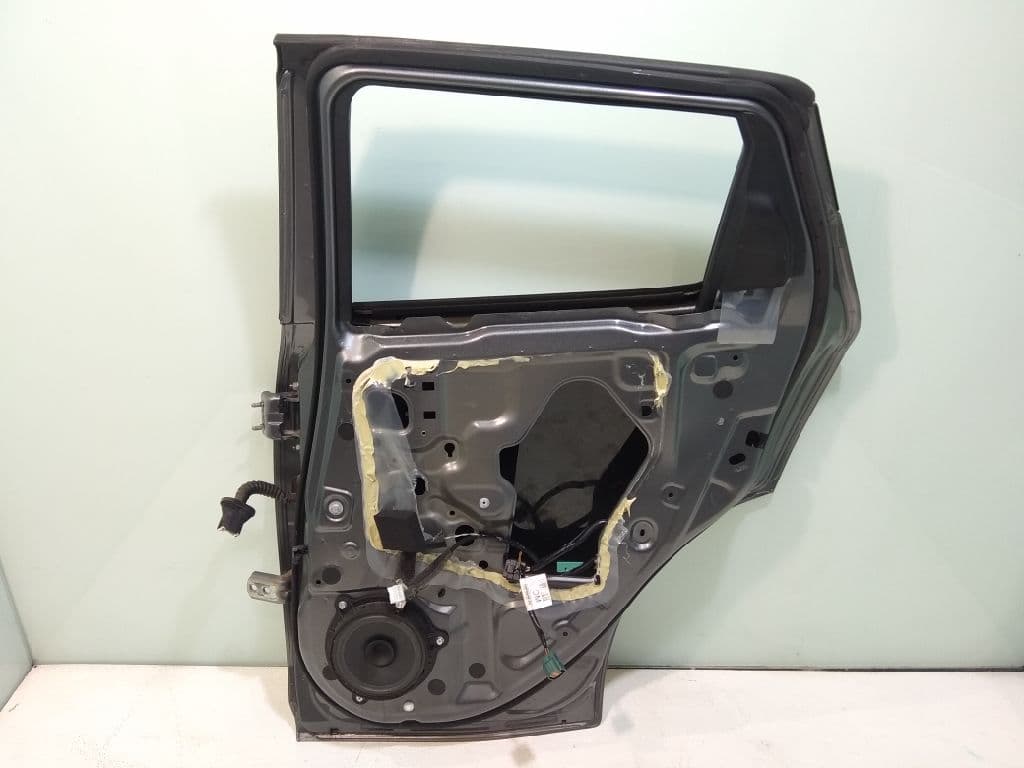 Puerta trasera derecha NISSAN JUKE (F15) 4