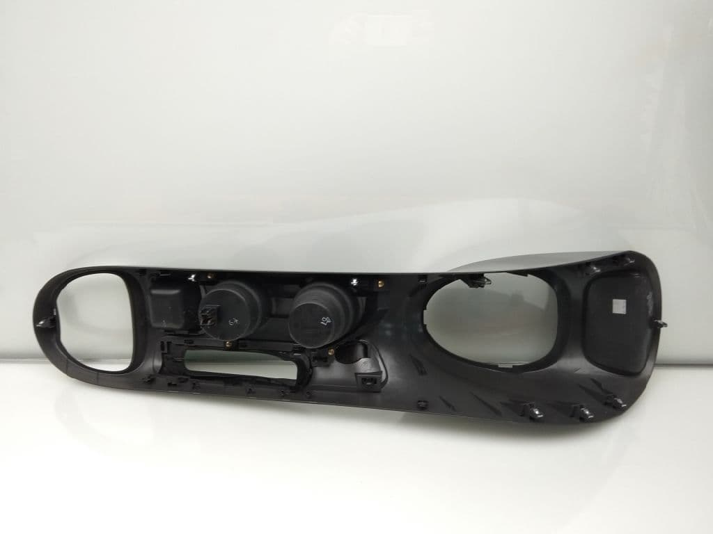 Plastico NISSAN JUKE (F15) 5
