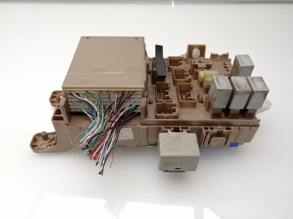 Caja reles / fusibles TOYOTA COROLLA (E12) 2
