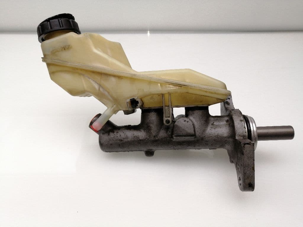 Bomba freno TOYOTA COROLLA (E12)