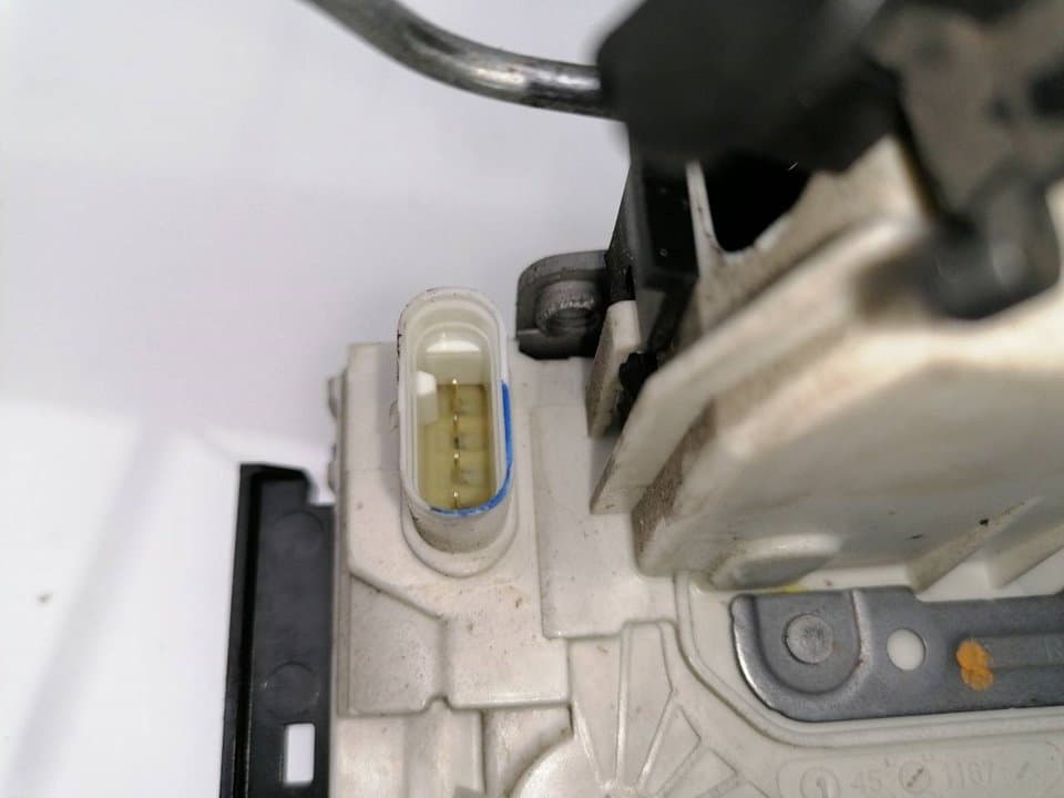 Cerradura puerta delantera derecha MERCEDES-BENZ CLASE C (W203) BERLINA 3