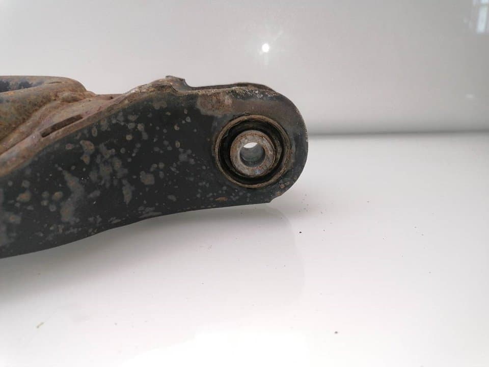Brazo suspension inferior trasero izquierdo FORD KUGA 4