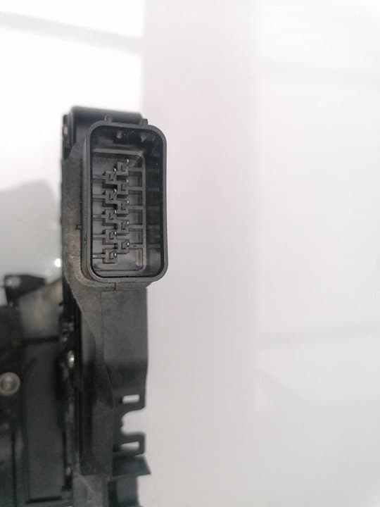 Cerradura puerta trasera izquierda FORD KUGA 3