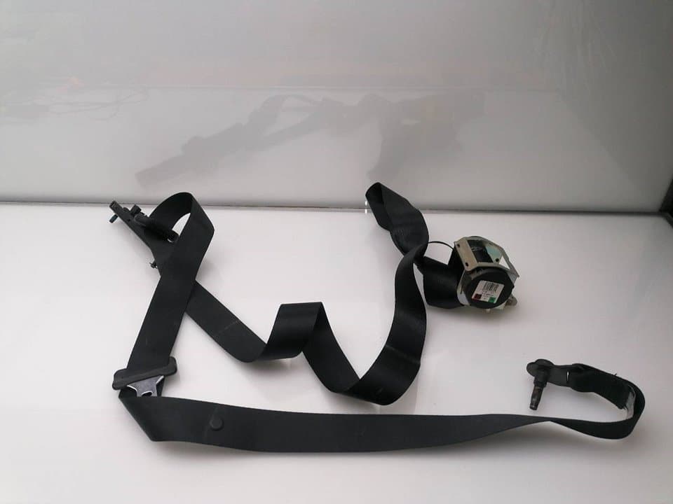 Cinturon seguridad delantero derecho FORD KUGA