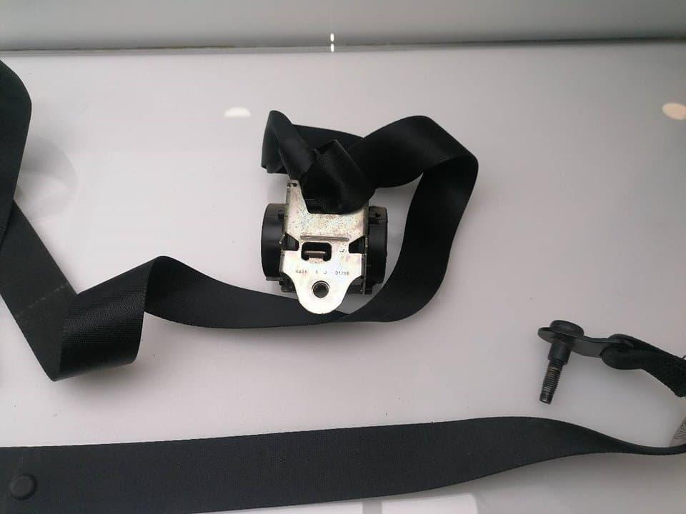 Cinturon seguridad delantero derecho FORD KUGA 2