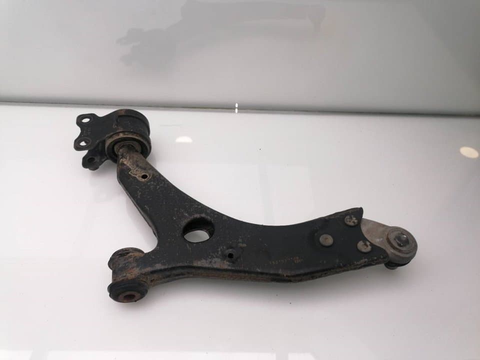 Brazo suspension inferior delantero derecho FORD KUGA 5