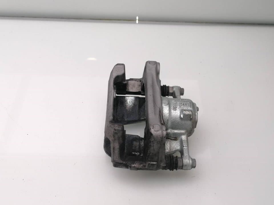 Recambio RENAULT MEGANE IV BERLINA 5P ref. 410109136R 4