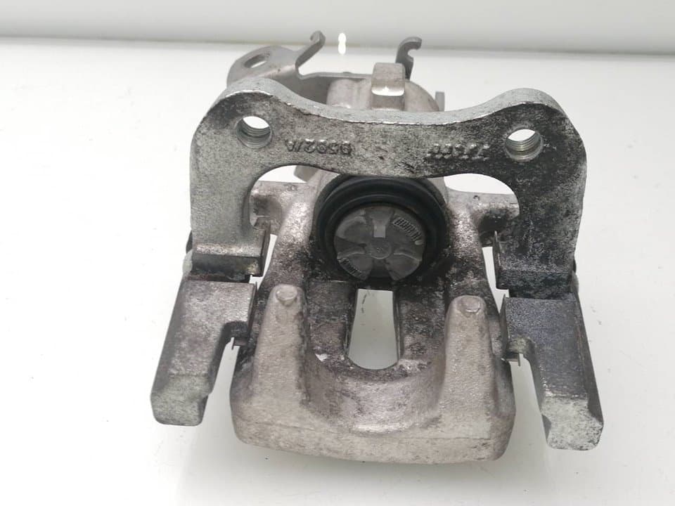 Recambio RENAULT MEGANE IV BERLINA 5P ref. 440002995R 4