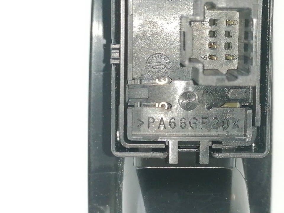 Mando elevalunas trasero derecho RENAULT MEGANE IV BERLINA 5P 3