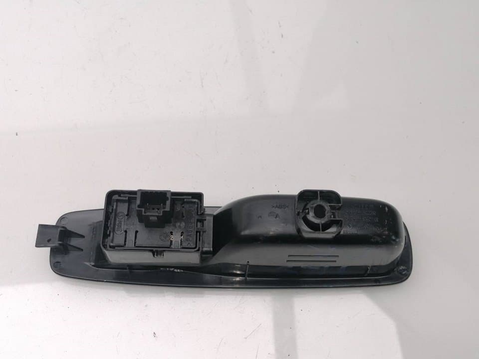 Mando elevalunas trasero derecho RENAULT MEGANE IV BERLINA 5P 2