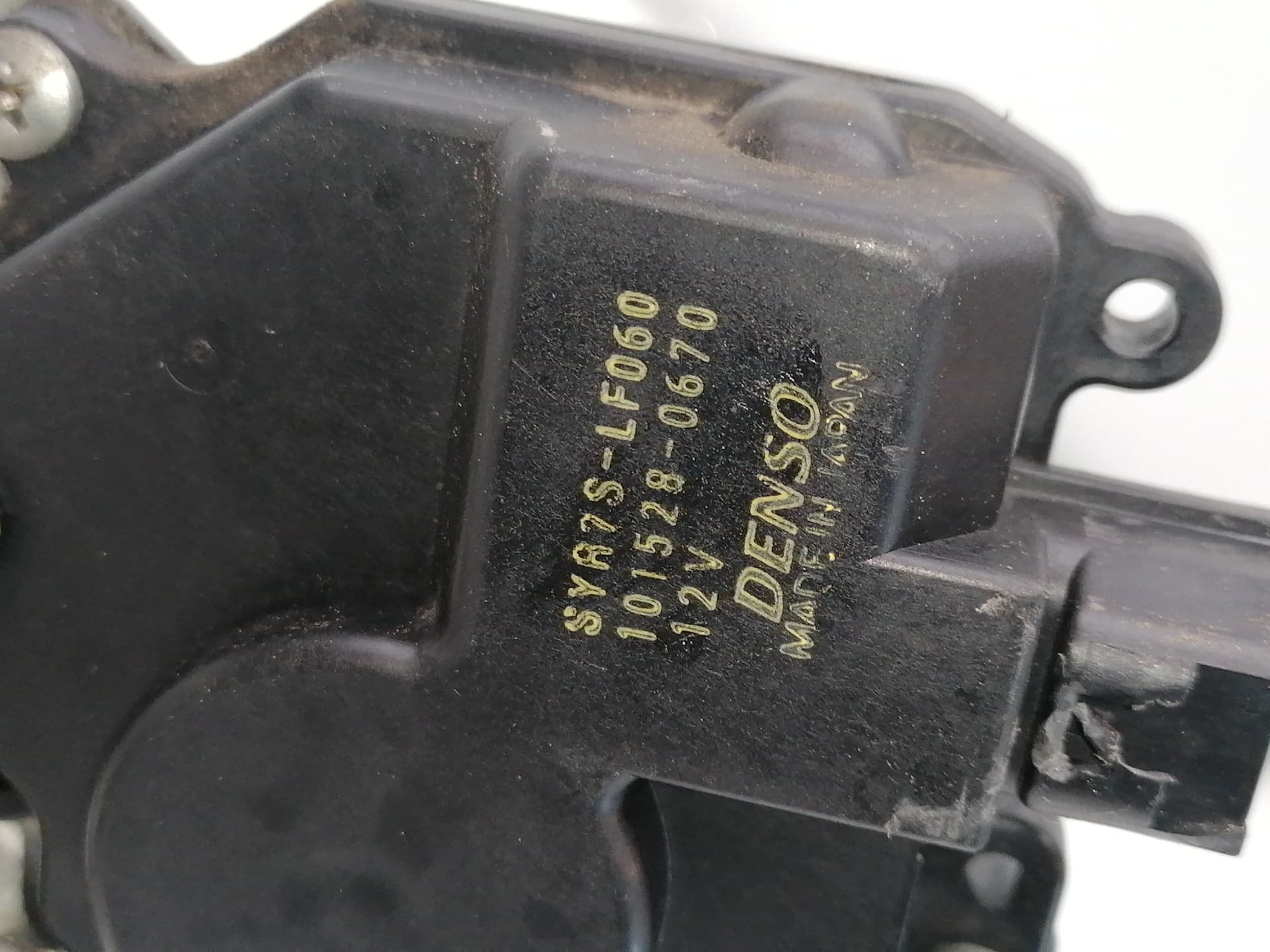 Cerradura puerta delantera derecha SUZUKI JIMNY SN (FJ) 4