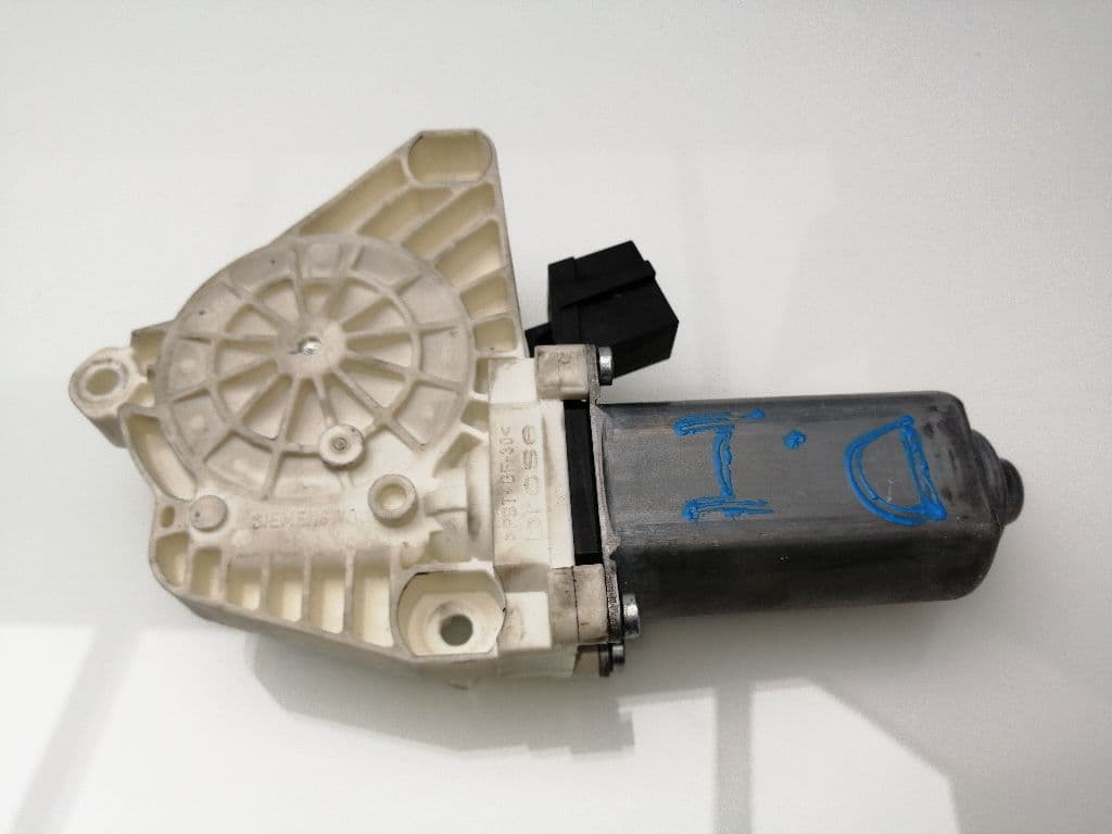 Motor elevalunas delantero izquierdo MERCEDES-BENZ CLASE B (W245) 3