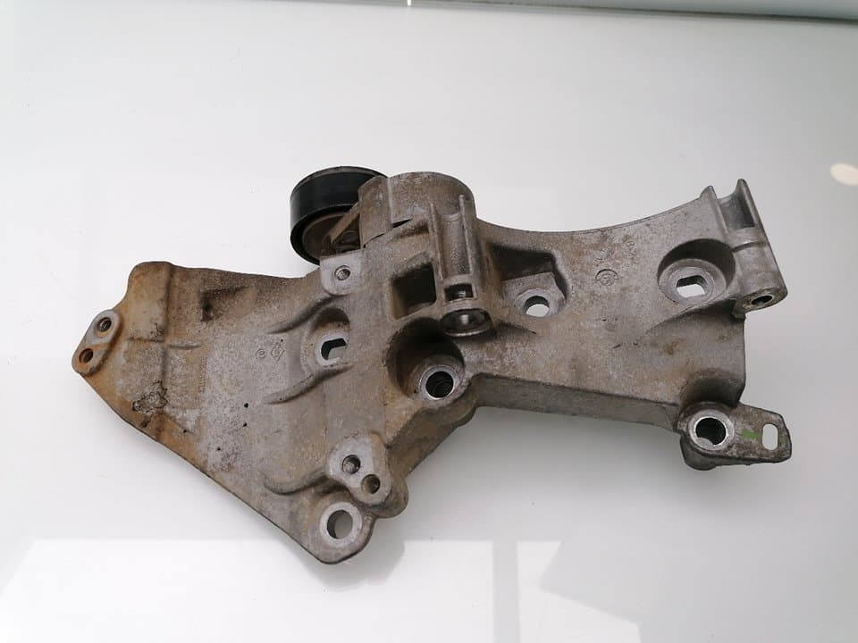Soporte alternador DACIA DUSTER