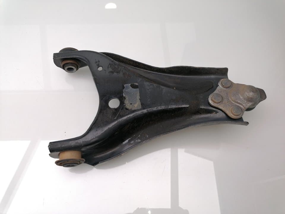 Brazo suspension inferior delantero derecho DACIA DUSTER 3