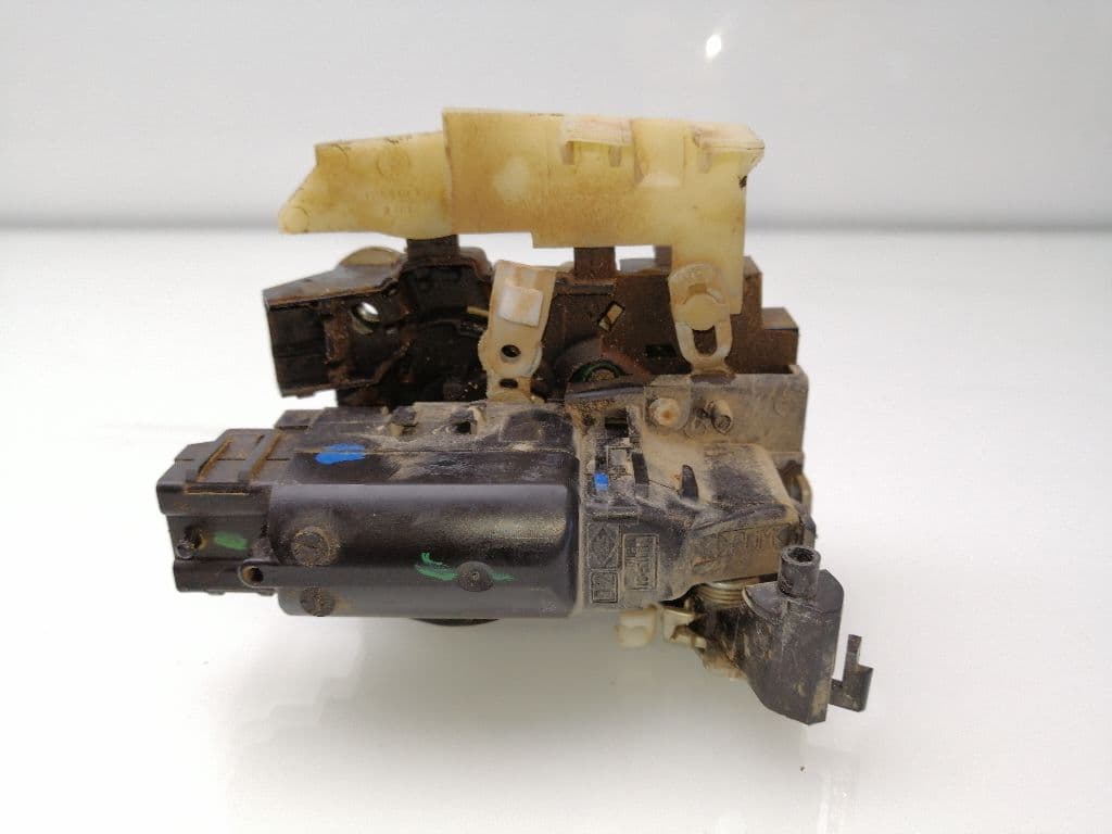 Cerradura puerta delantera derecha DACIA DUSTER 3
