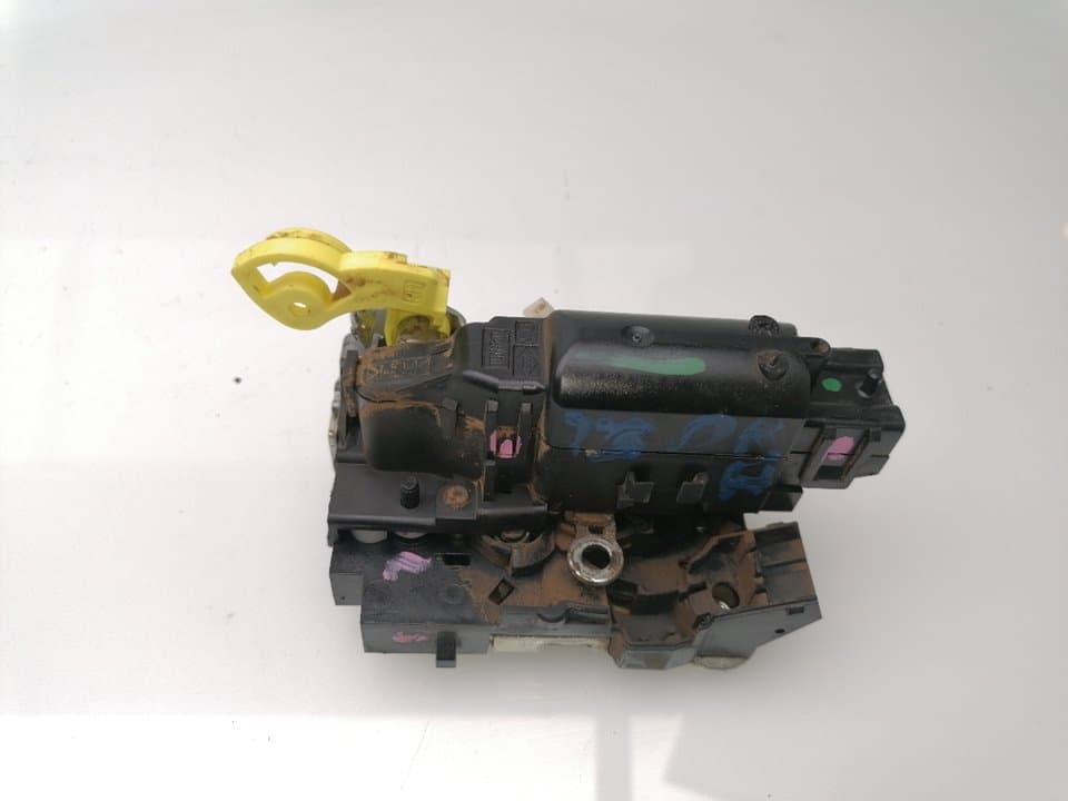 Cerradura puerta trasera derecha DACIA DUSTER 2