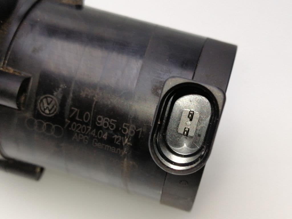 Bomba agua VOLKSWAGEN TOUAREG (7L6) 3