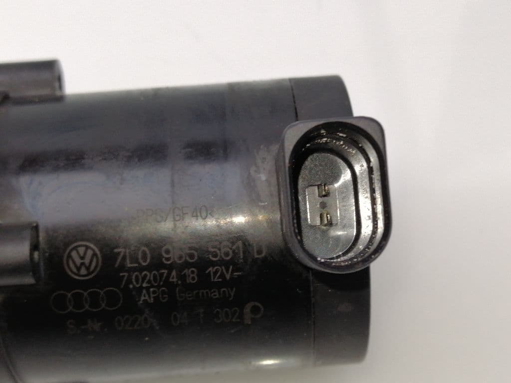 Bomba agua VOLKSWAGEN TOUAREG (7L6) 3