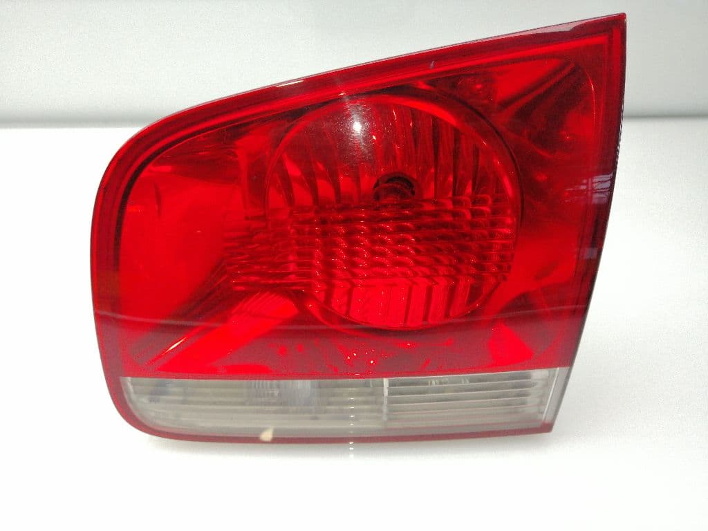 Piloto trasero derecho VOLKSWAGEN TOUAREG (7L6)