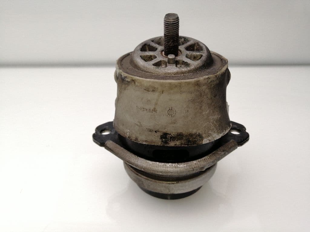 Soporte motor VOLKSWAGEN TOUAREG (7L6)