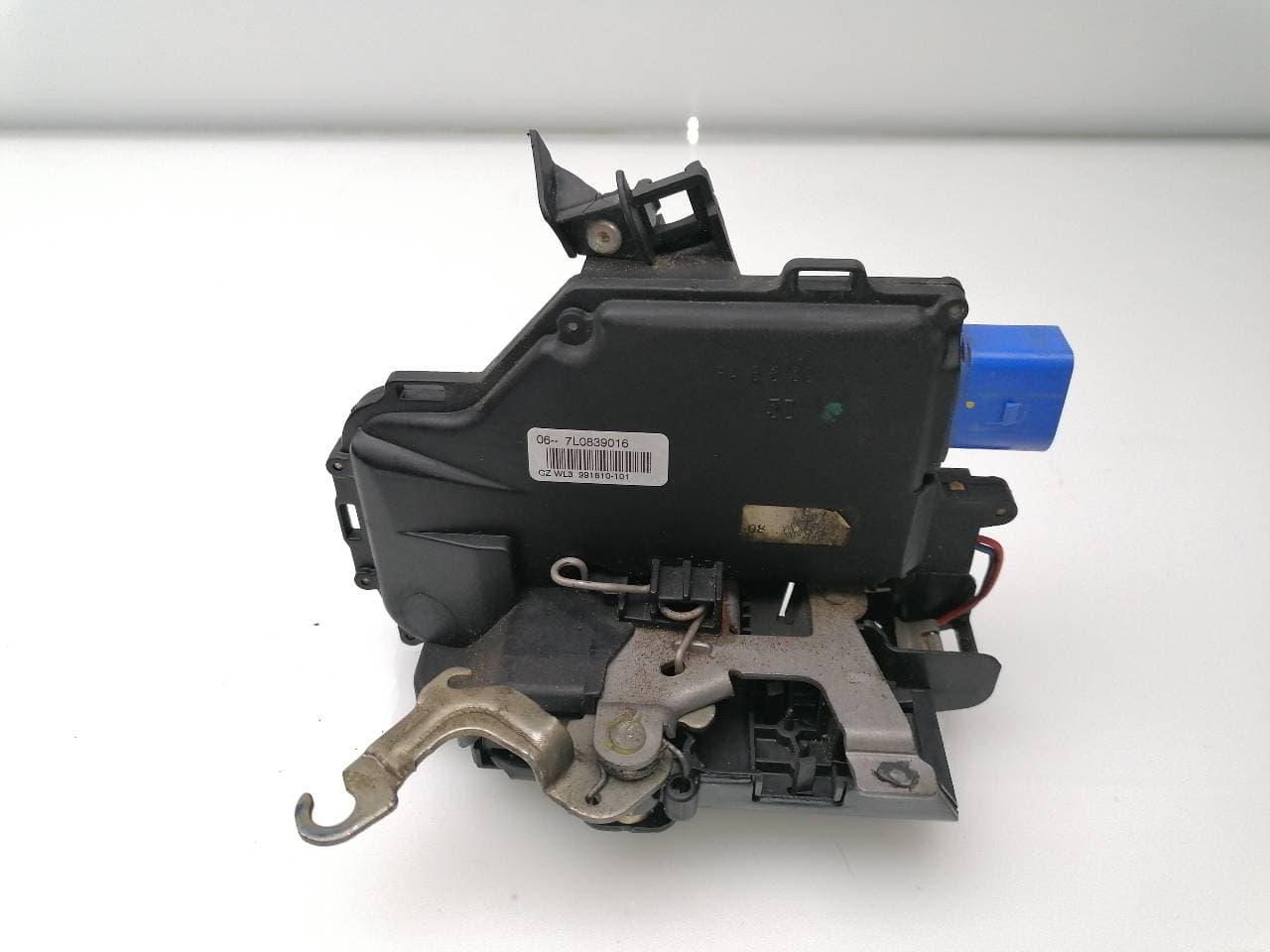 Cerradura puerta trasera derecha VOLKSWAGEN TOUAREG (7L6)