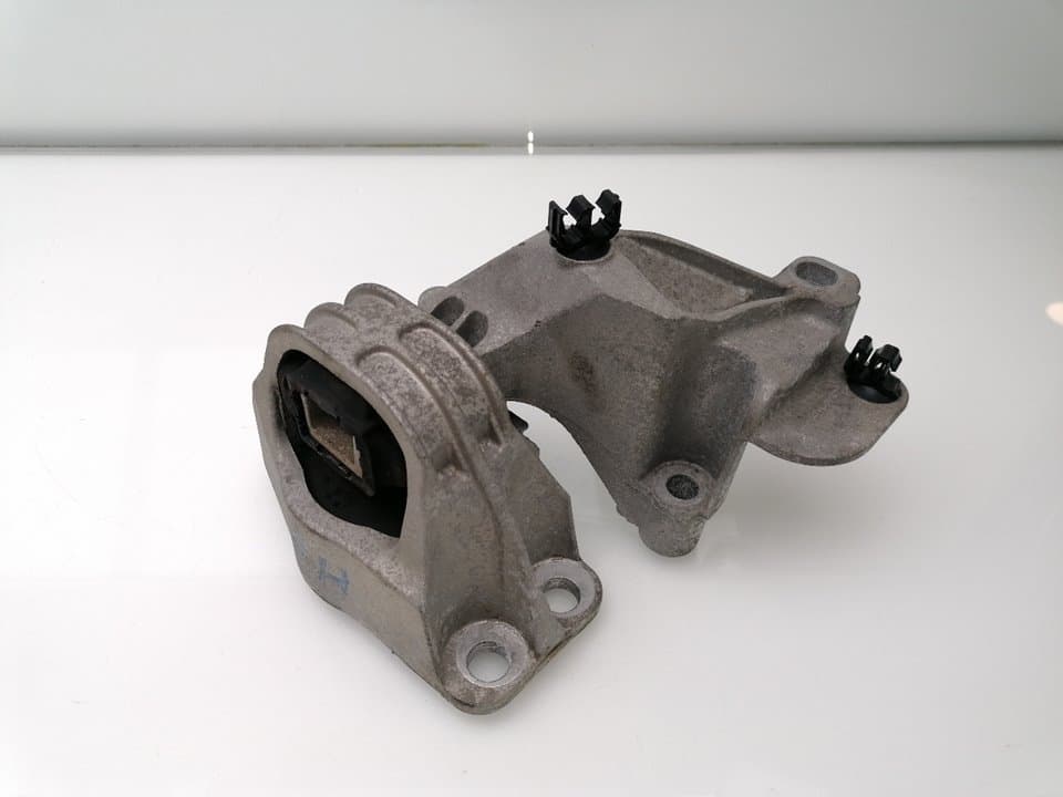 Soporte motor derecho DACIA LOGAN