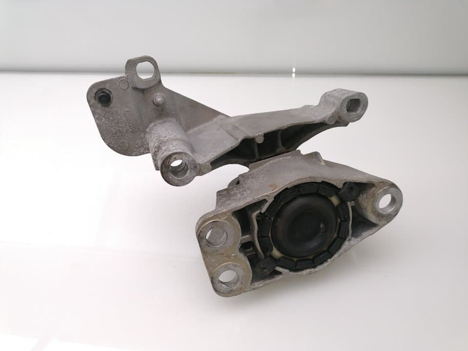 Soporte motor derecho DACIA LOGAN 4