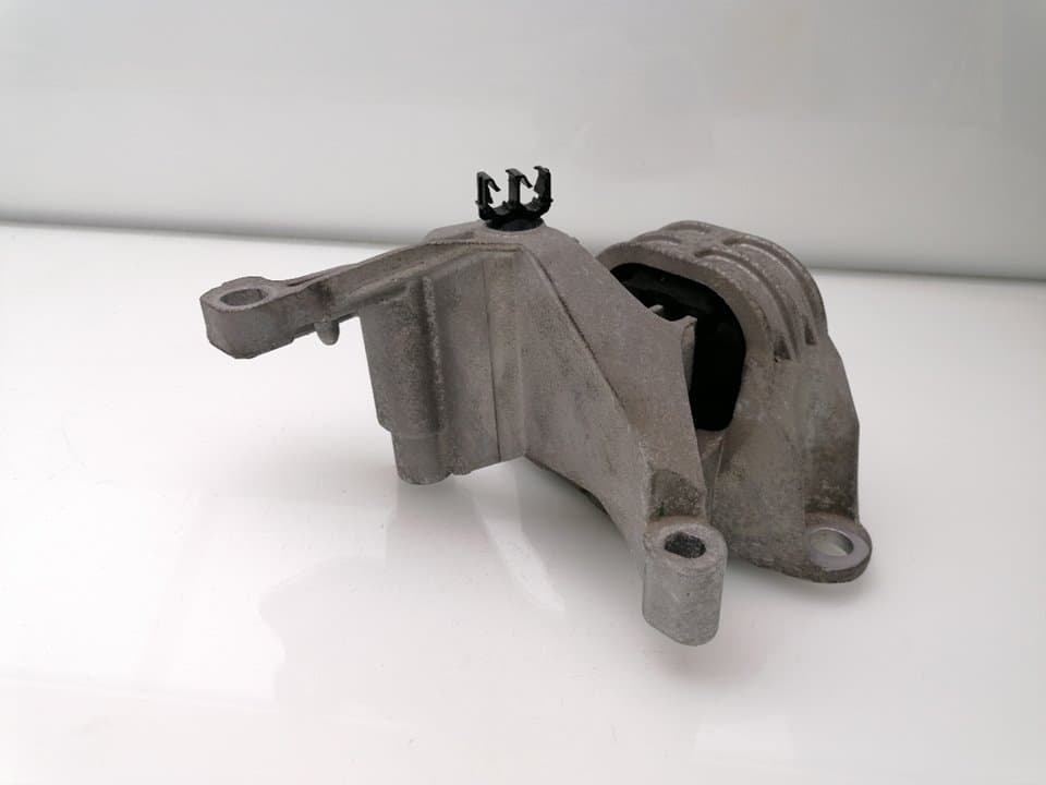 Soporte motor derecho DACIA LOGAN 2
