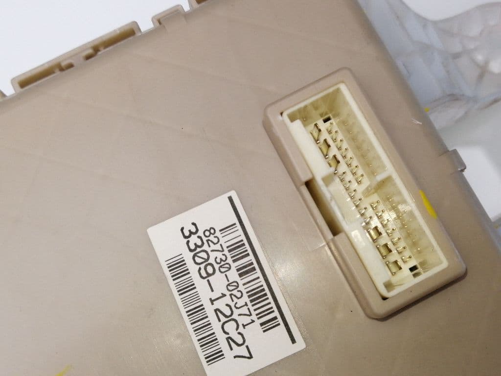 Caja reles / fusibles TOYOTA AURIS 3