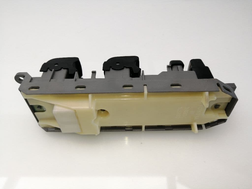 Mando elevalunas delantero izquierdo TOYOTA AURIS 3