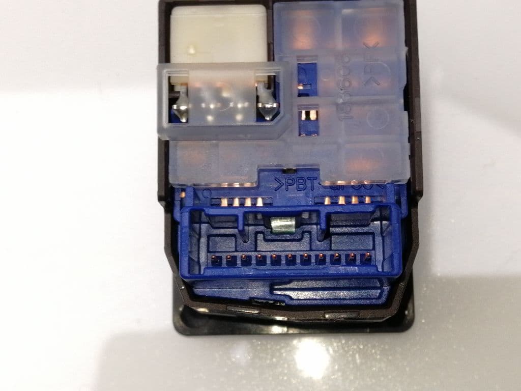 Mando retrovisor TOYOTA AURIS 3