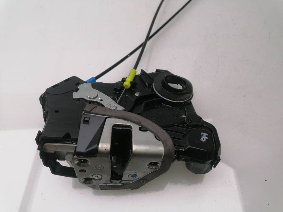 Cerradura puerta delantera derecha TOYOTA AURIS 4