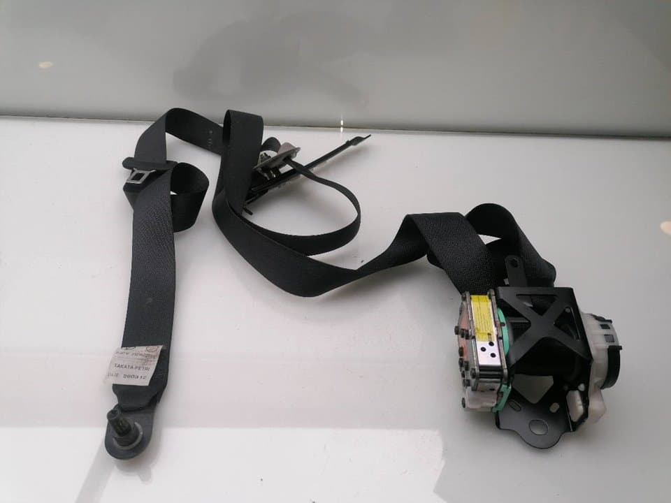 Cinturon seguridad delantero derecho TOYOTA AURIS