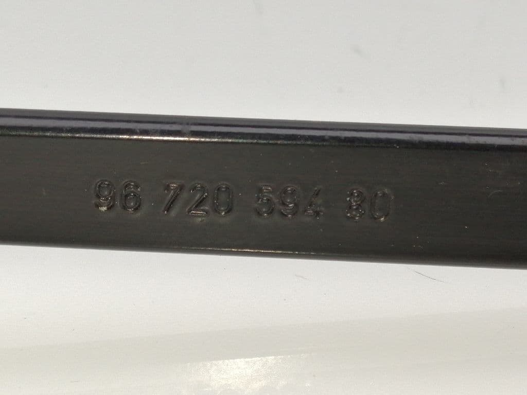 Brazo limpia delantero izquierdo PEUGEOT 3008 2