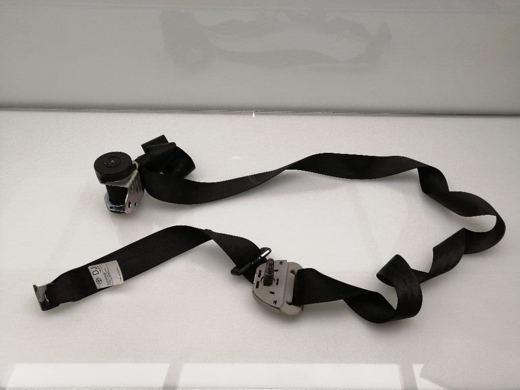 Cinturon seguridad trasero izquierdo TOYOTA HILUX (KUN)