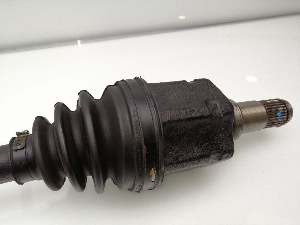 Transmision delantera derecha TOYOTA HILUX (KUN) 2