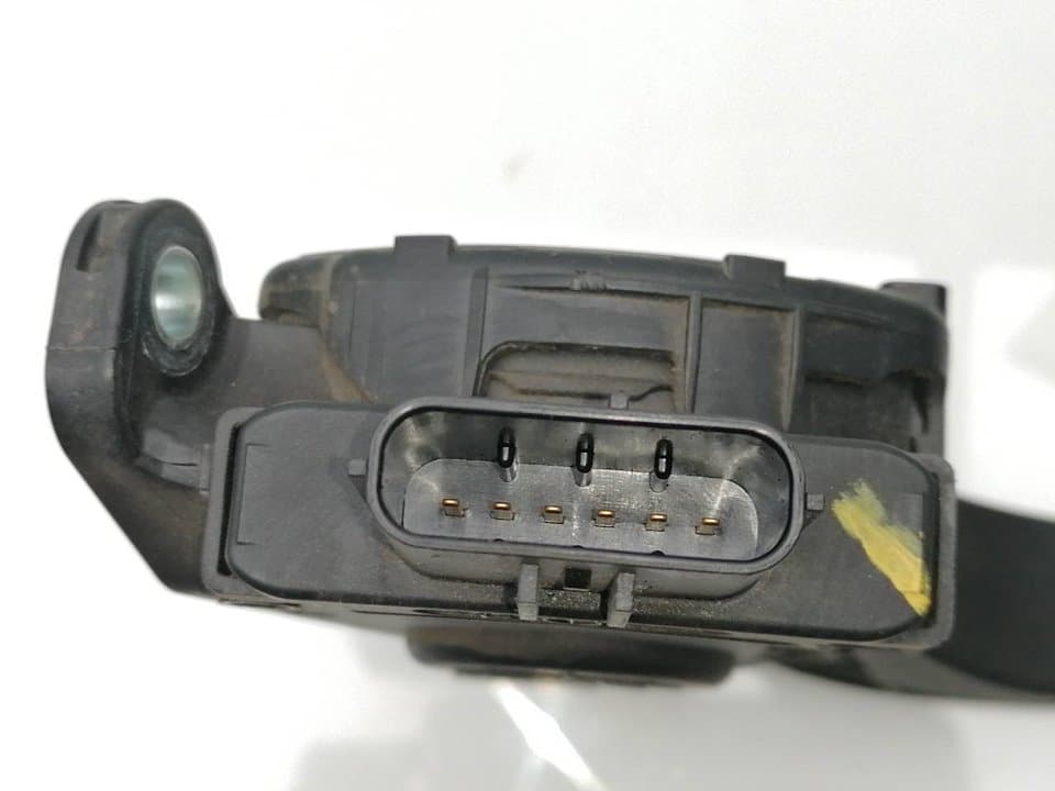 Pedal acelerador AUDI A5 COUPE (F53) 4